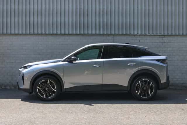 Peugeot 3008 (2025) thumbnail 2