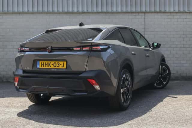 Peugeot 408 (2025) thumbnail 3
