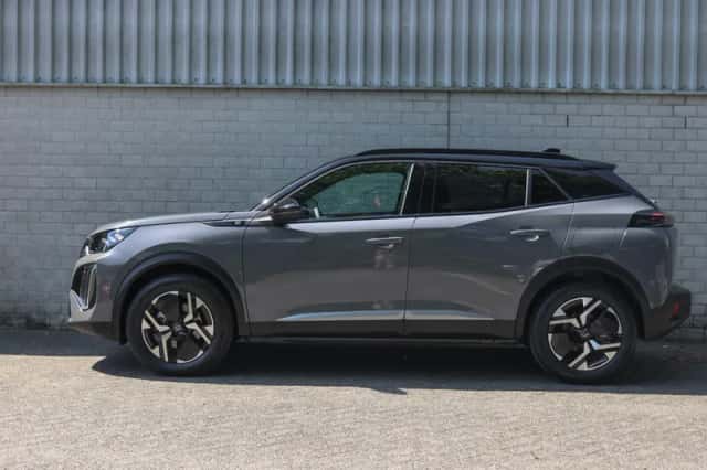 Peugeot e-2008 (2025) thumbnail 2