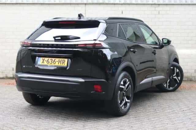Peugeot e-2008 (2023) thumbnail 3