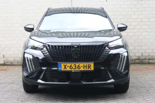 Peugeot e-2008 (2023) thumbnail 4