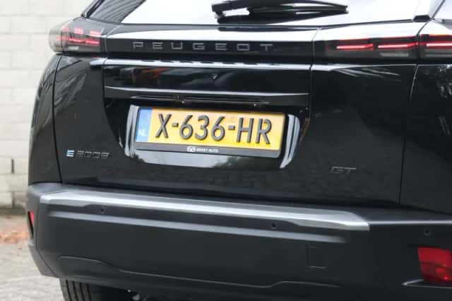 Peugeot e-2008 (2023) thumbnail 6