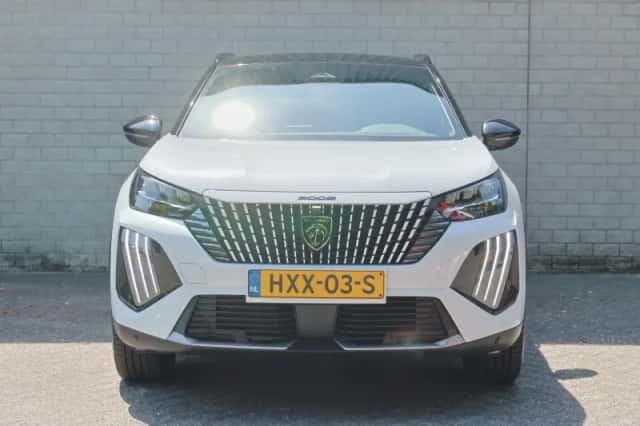 Peugeot e-2008 (2025) thumbnail 4