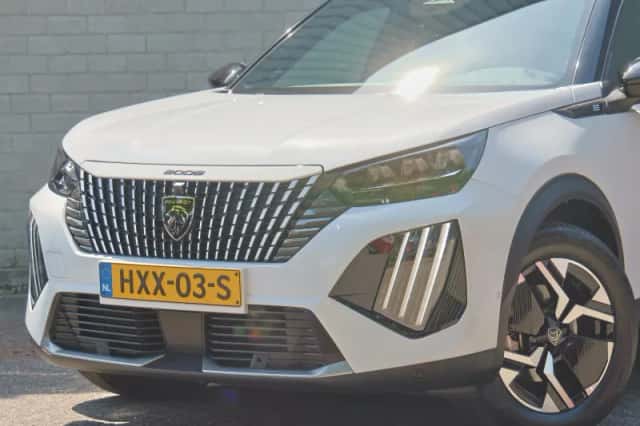 Peugeot e-2008 (2025) thumbnail 5
