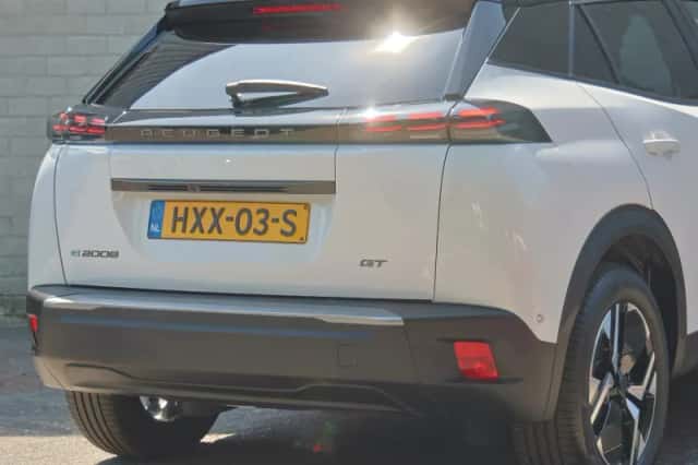 Peugeot e-2008 (2025) thumbnail 6