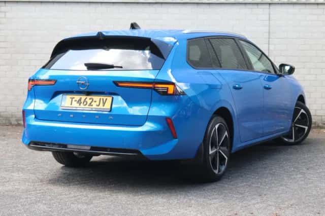 Opel Astra (2023) thumbnail 3