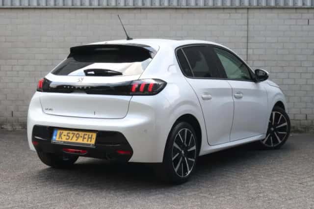 Peugeot 208 (2021) thumbnail 3