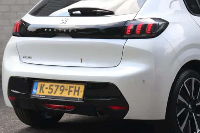 Peugeot 208 (2021) thumbnail 6