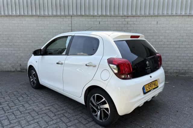 Peugeot 108 (2021) thumbnail 3