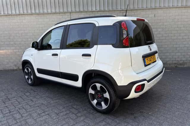 Fiat Panda (2023) thumbnail 3