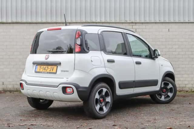 Fiat Panda (2023) thumbnail 3