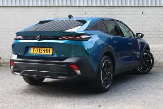 Peugeot 408 (2023) thumbnail 3