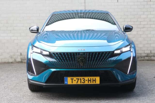 Peugeot 408 (2023) thumbnail 4