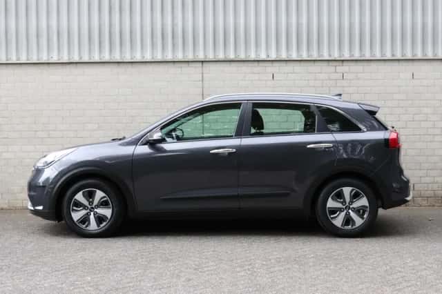 Kia Niro (2016) thumbnail 2