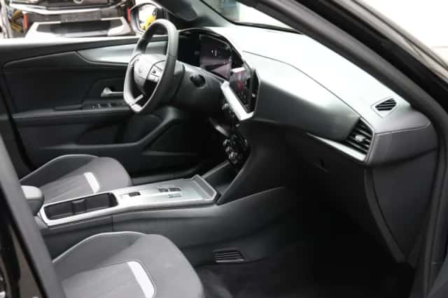 Opel Mokka-e (2025) thumbnail 6