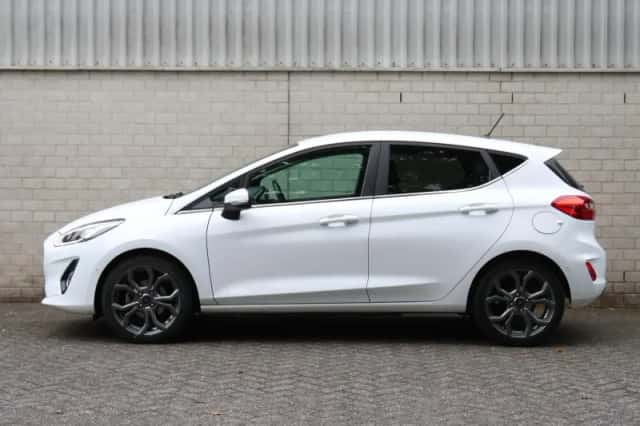 Ford Fiesta (2018) thumbnail 2