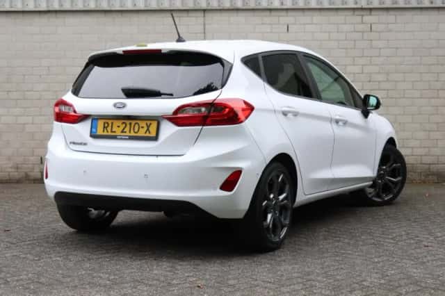 Ford Fiesta (2018) thumbnail 3