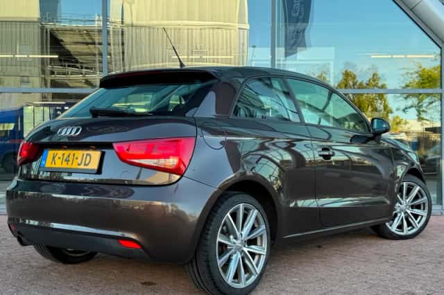 Audi A1 (2010) thumbnail 4