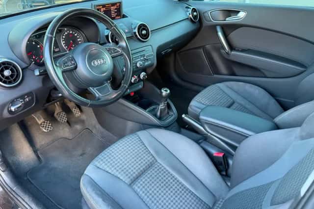 Audi A1 (2010) thumbnail 6