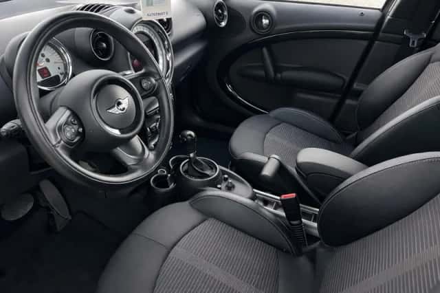 MINI Countryman (2012) thumbnail 3