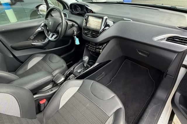 Peugeot 2008 (2016) thumbnail 3