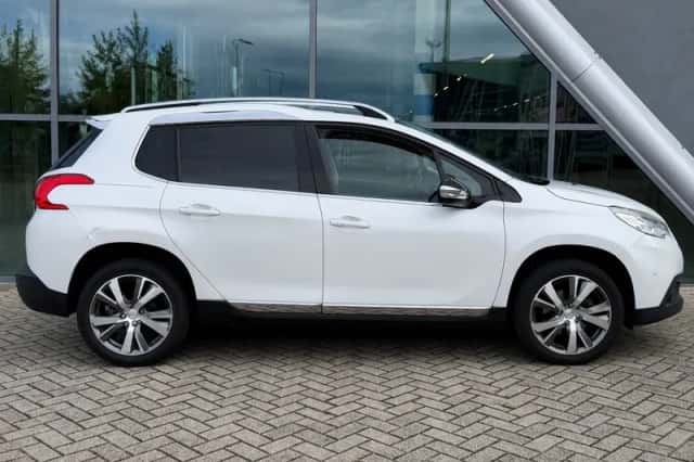 Peugeot 2008 (2016) thumbnail 6