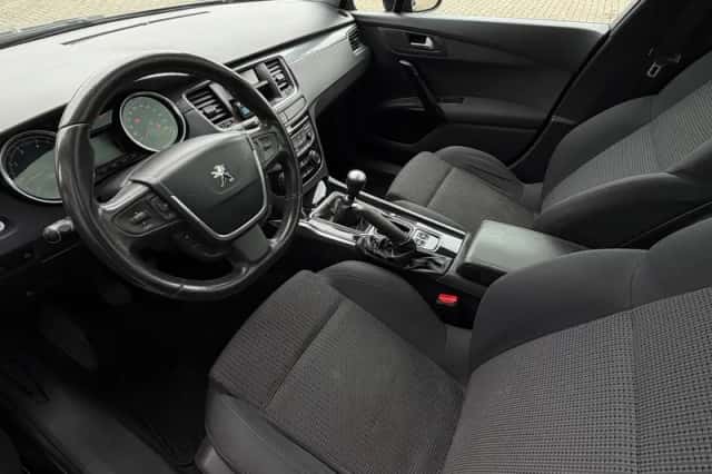 Peugeot 508 (2012) thumbnail 3