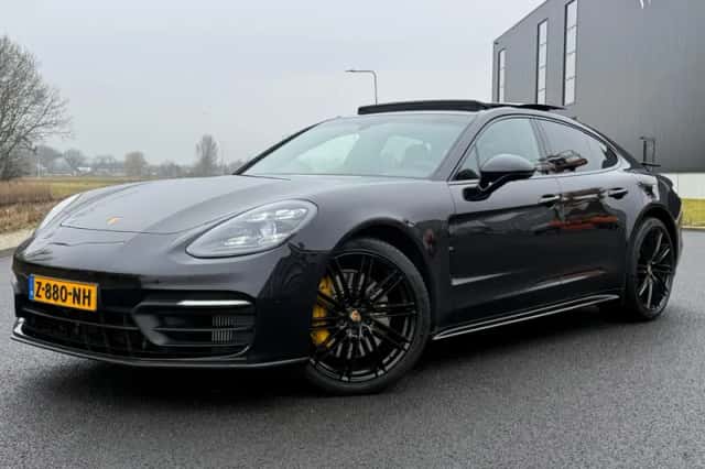 Porsche Panamera (2021) thumbnail 1