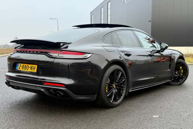 Porsche Panamera (2021) thumbnail 2