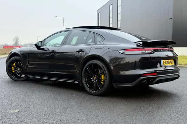 Porsche Panamera (2021) thumbnail 4