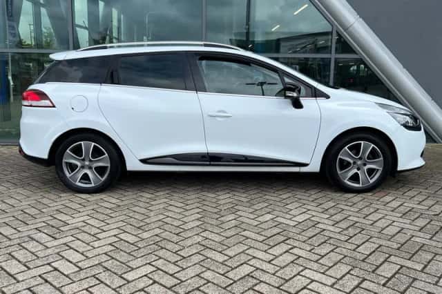 Renault Clio (2016) thumbnail 2