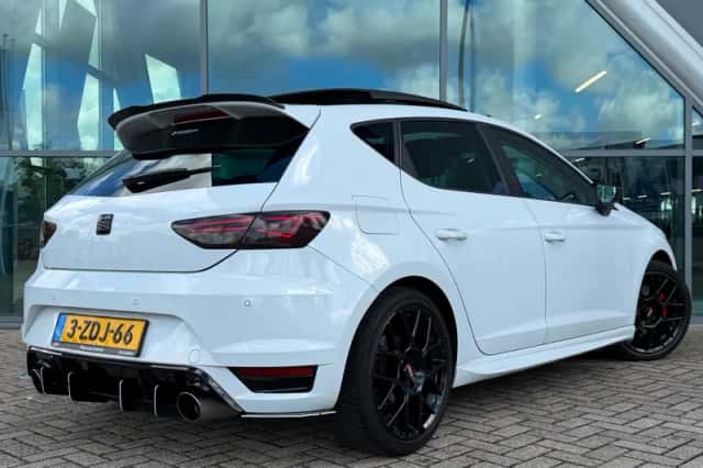 SEAT Leon (2014) thumbnail 3