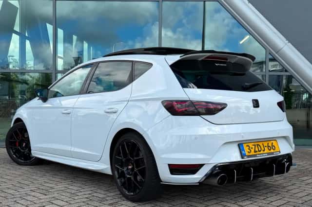 SEAT Leon (2014) thumbnail 4