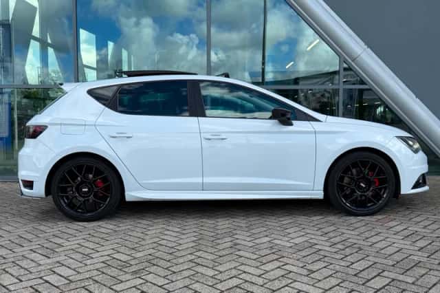 SEAT Leon (2014) thumbnail 6
