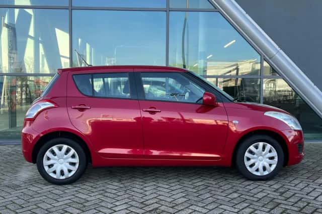 Suzuki Swift (2011) thumbnail 2