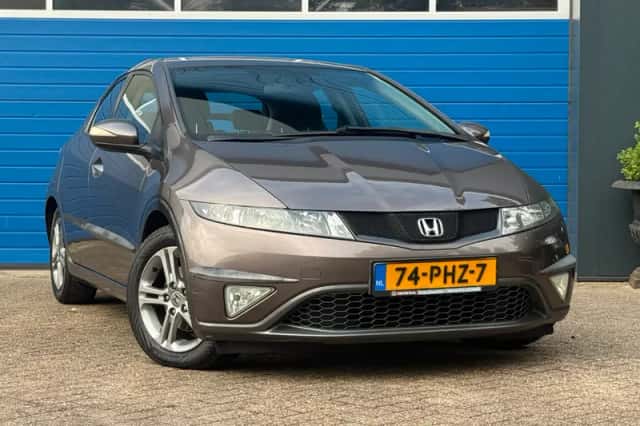 Honda Civic (2011) thumbnail 1