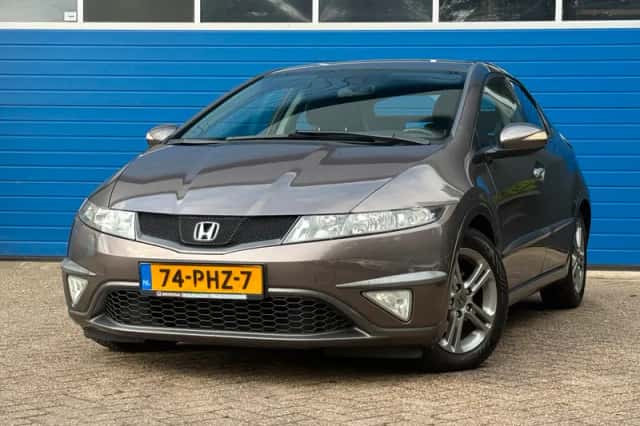 Honda Civic (2011) thumbnail 2