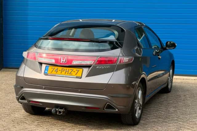 Honda Civic (2011) thumbnail 4