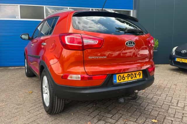 Kia Sportage (2011) thumbnail 3