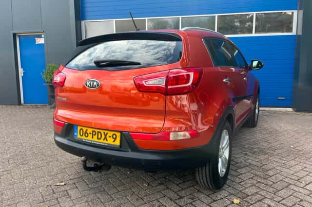Kia Sportage (2011) thumbnail 4