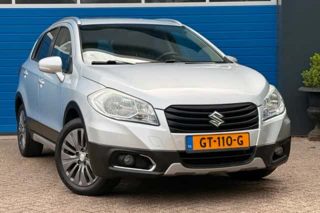 Suzuki SX4 S-Cross (2015) thumbnail 1