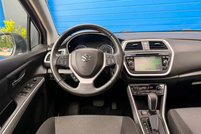 Suzuki SX4 S-Cross (2015) thumbnail 6