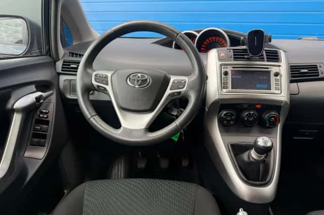 Toyota Verso (2012) thumbnail 6