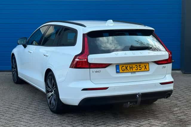 Volvo V60 (2019) thumbnail 4