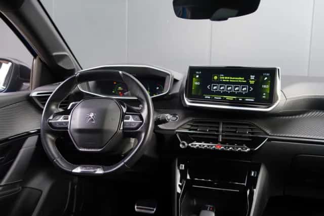 Peugeot 208 (2021) thumbnail 3