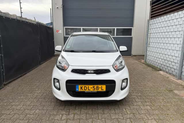 Kia Picanto (2015) thumbnail 2