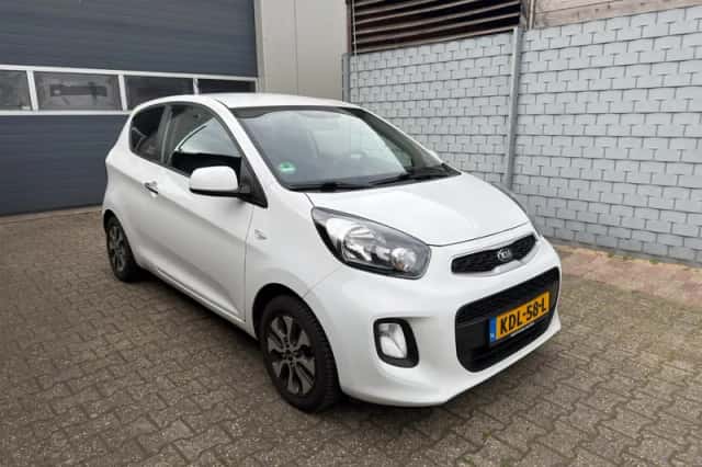 Kia Picanto (2015) thumbnail 3