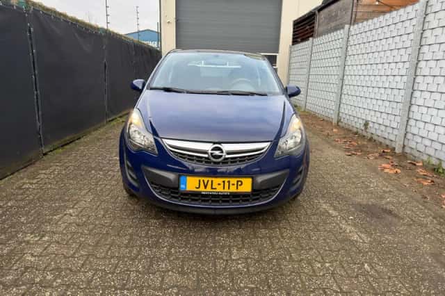 Opel Corsa (2014) thumbnail 2