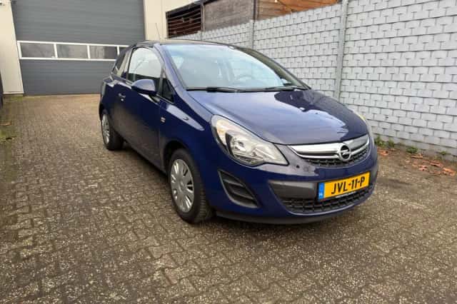 Opel Corsa (2014) thumbnail 3