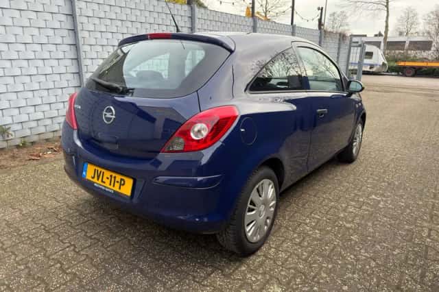 Opel Corsa (2014) thumbnail 4